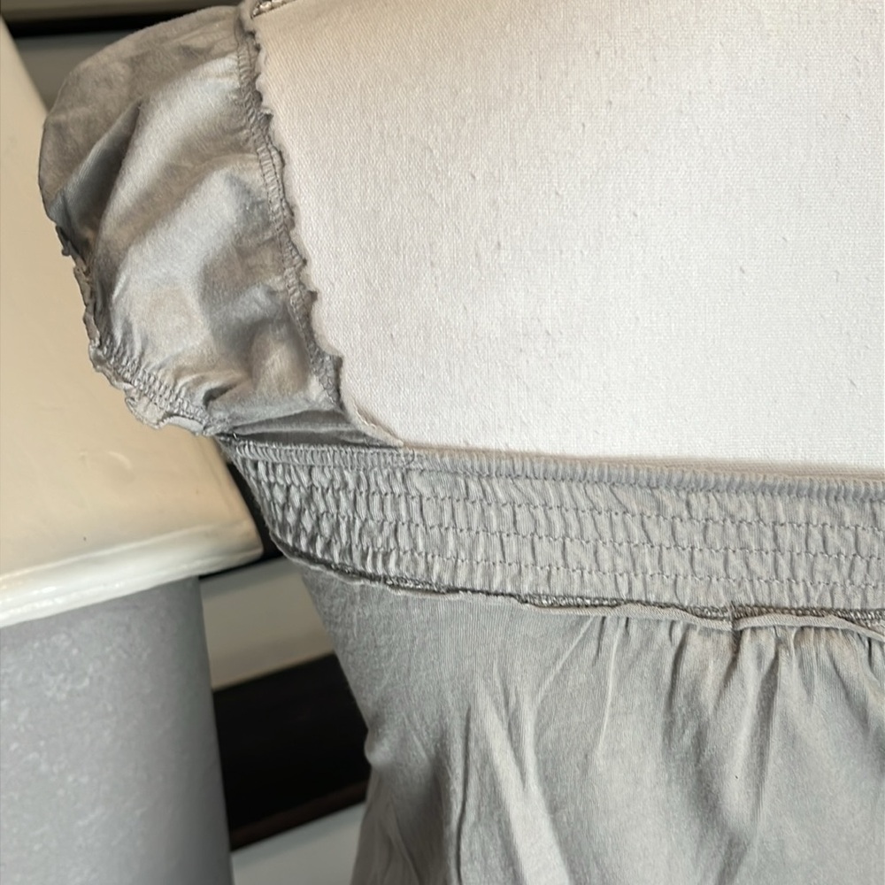 Abercrombie Gray Top with white & Gray front trim. Gathered straps & elastic Lg - Picture 9 of 13